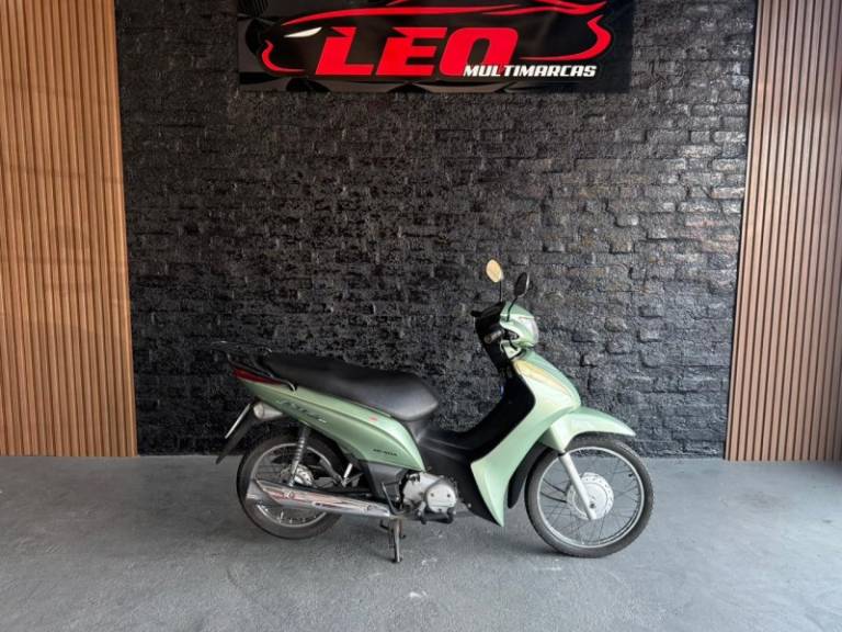 HONDA - BIZ 125 - 2011/2012 - Verde - R$ 8.900,00