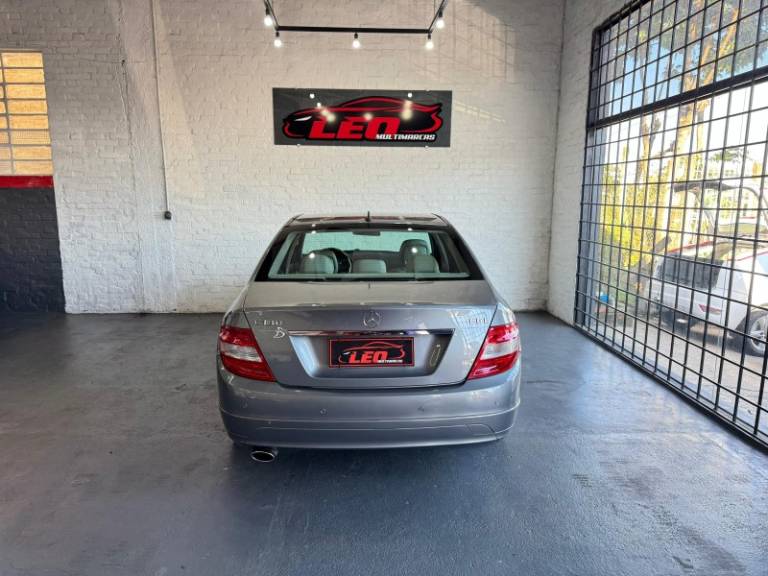 MERCEDES-BENZ - C 180 - 2010/2011 - Cinza - R$ 58.900,00