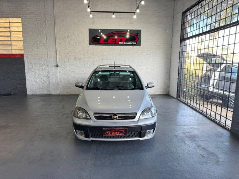 CHEVROLET - MONTANA - 2004/2005 - Prata - R$ 36.900,00