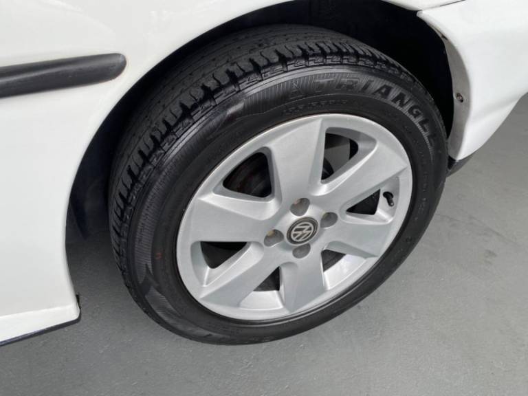 VOLKSWAGEN - GOL - 1995/1996 - Branca - R$ 19.900,00