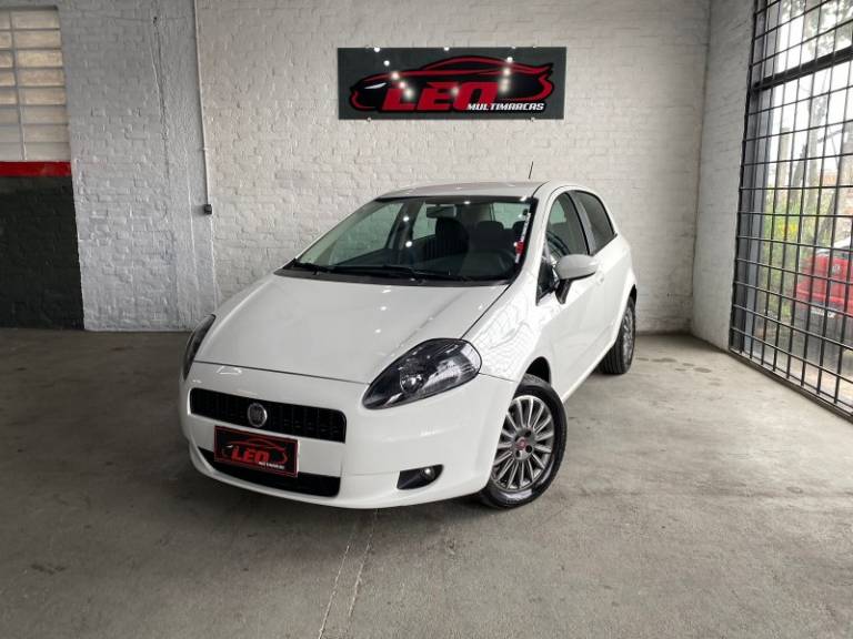 FIAT - PUNTO - 2011/2011 - Branca - R$ 33.900,00