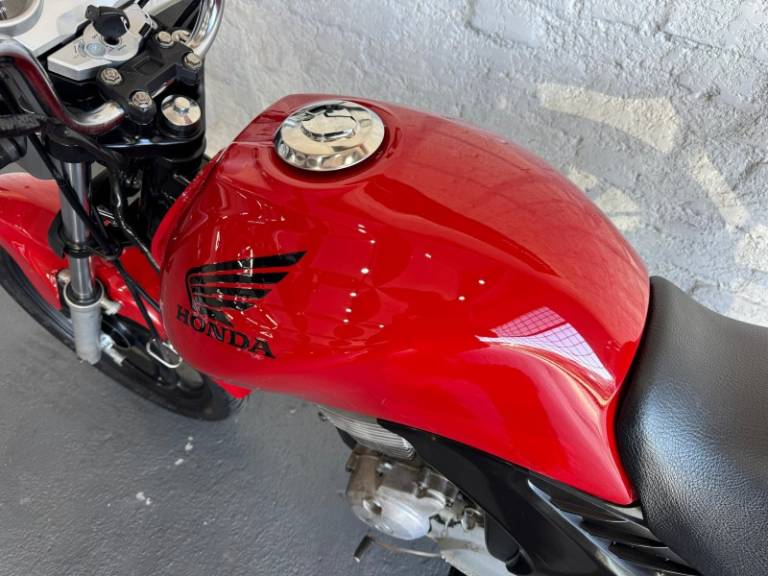 HONDA - CG 125 - 2011/2011 - Vermelha - R$ 10.900,00