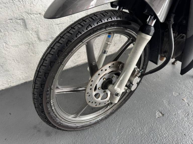 HONDA - BIZ 125 - 2009/2009 - Cinza - R$ 9.900,00