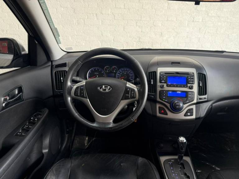 HYUNDAI - I30 - 2012/2012 - Prata - R$ 51.900,00