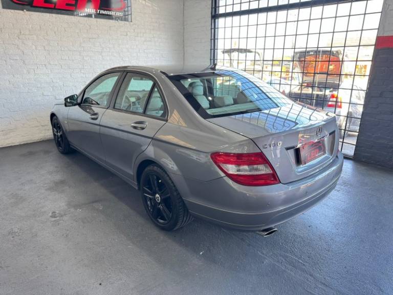 MERCEDES-BENZ - C 180 - 2010/2011 - Cinza - R$ 58.900,00
