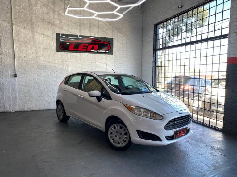 FORD - FIESTA - 2014/2014 - Branca - R$ 43.900,00