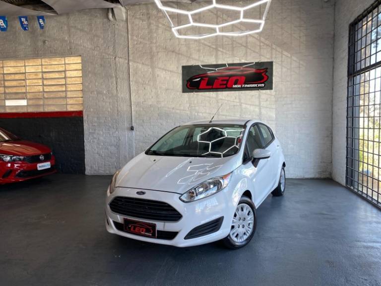 FORD - FIESTA - 2014/2014 - Branca - R$ 43.900,00