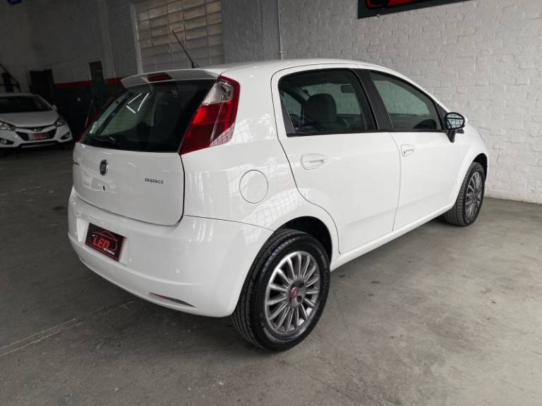 FIAT - PUNTO - 2011/2011 - Branca - R$ 33.900,00