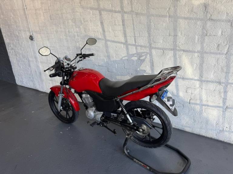 HONDA - CG 125 - 2011/2011 - Vermelha - R$ 10.900,00