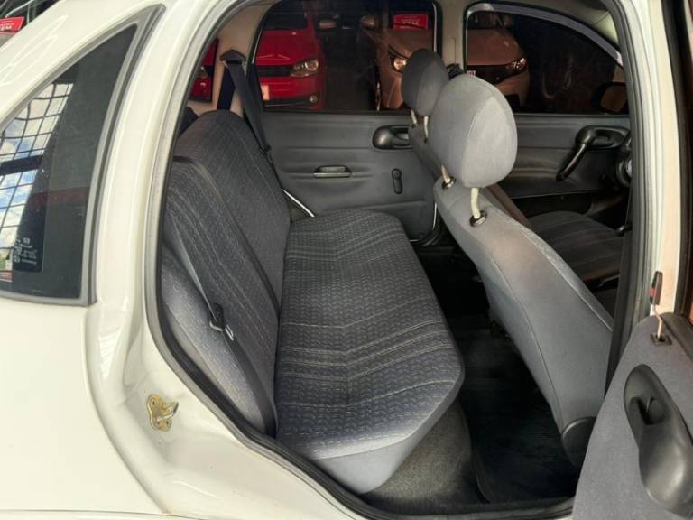 CHEVROLET - CORSA - 2000/2000 - Branca - R$ 14.900,00