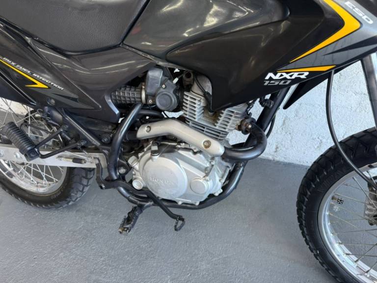 HONDA - NXR 150 - 2011/2012 - Preta - R$ 13.900,00