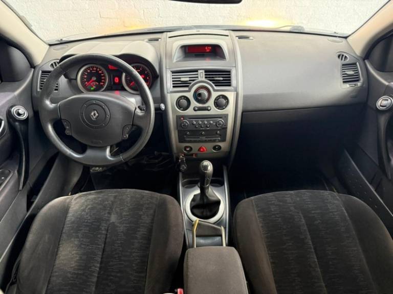 RENAULT - MÉGANE - 2007/2007 - Cinza - R$ 23.900,00