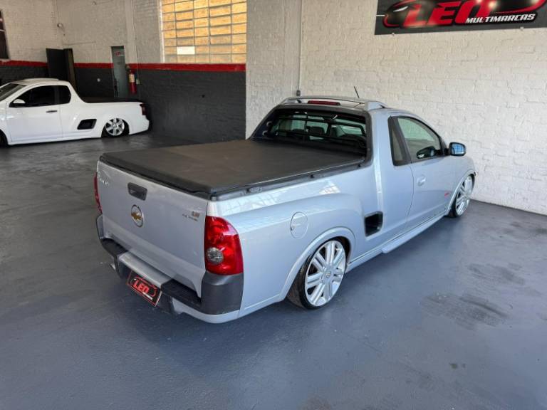 CHEVROLET - MONTANA - 2004/2005 - Prata - R$ 36.900,00