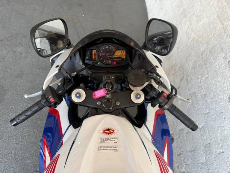 HONDA - CBR 600RR - 2011/2011 - Branca - R$ 44.900,00