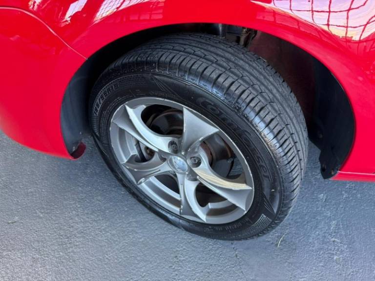 VOLKSWAGEN - FOX - 2013/2014 - Vermelha - R$ 45.900,00