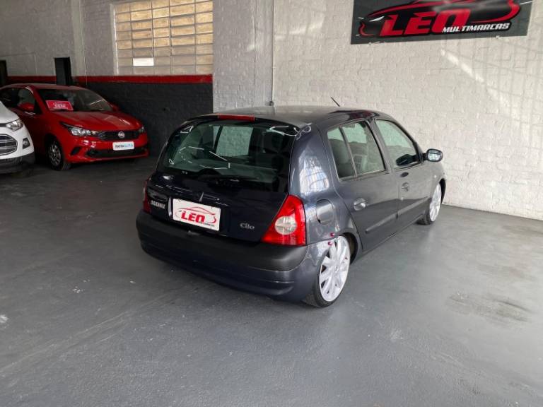 RENAULT - CLIO - 2003/2004 - Cinza - R$ 23.900,00