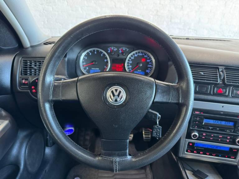 VOLKSWAGEN - GOLF - 2009/2010 - Branca - R$ 48.900,00
