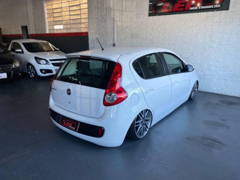 FIAT - PALIO - 2014/2015 - Branca - R$ 42.900,00