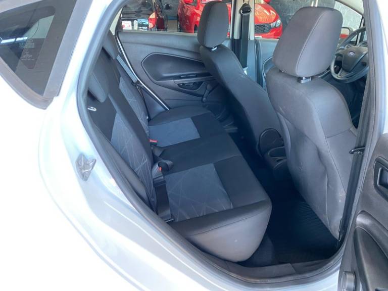 FORD - FIESTA - 2014/2014 - Branca - R$ 43.900,00