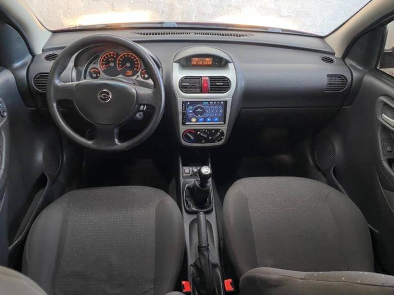CHEVROLET - CORSA - 2009/2010 - Vermelha - R$ 30.900,00