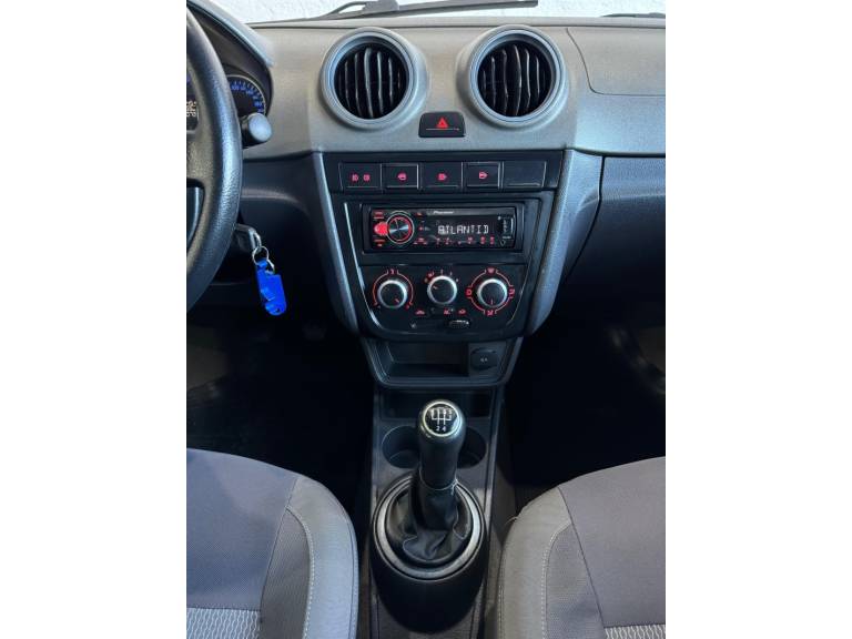 VOLKSWAGEN - VOYAGE - 2010/2011 - Preta - R$ 33.900,00