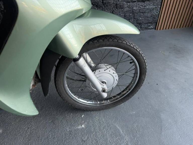 HONDA - BIZ 125 - 2011/2012 - Verde - R$ 8.900,00
