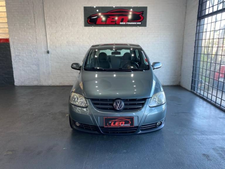 VOLKSWAGEN - FOX - 2010/2010 - Cinza - R$ 28.900,00