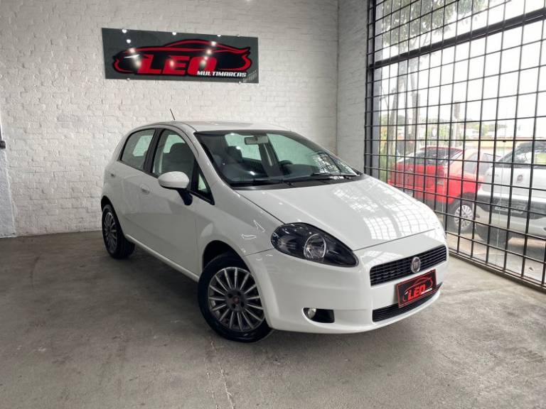 FIAT - PUNTO - 2011/2011 - Branca - R$ 33.900,00