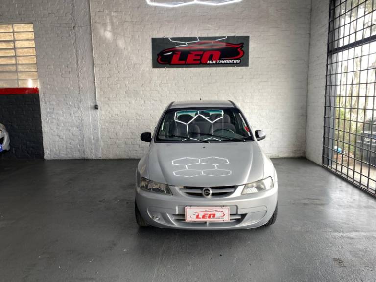 CHEVROLET - CELTA - 2001/2001 - Prata - R$ 15.900,00