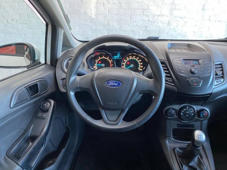 FORD - FIESTA - 2014/2014 - Branca - R$ 43.900,00