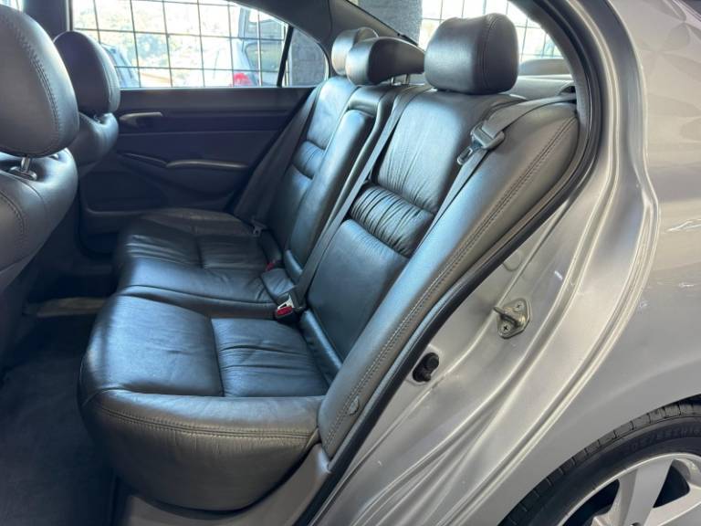 HONDA - CIVIC - 2009/2009 - Prata - R$ 48.900,00