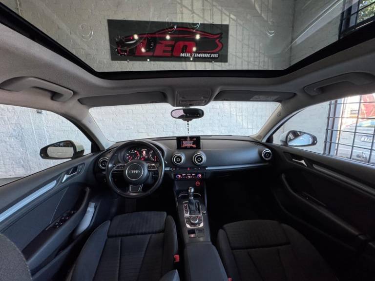AUDI - A3 - 2014/2015 - Branca - R$ 89.900,00