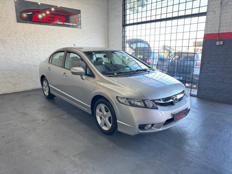 HONDA - CIVIC - 2009/2009 - Prata - R$ 48.900,00