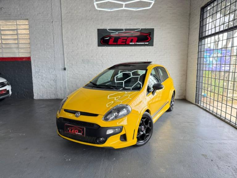 FIAT - PUNTO - 2013/2013 - Amarela - R$ 60.900,00