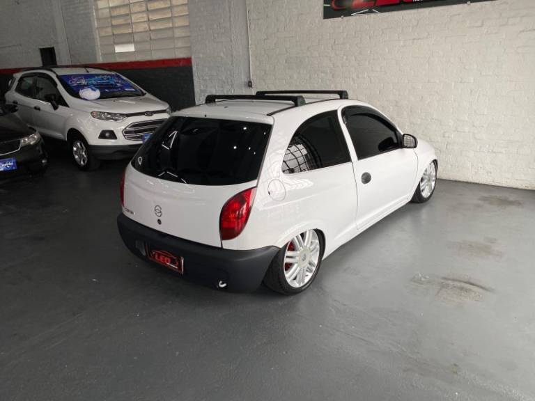 CHEVROLET - CELTA - 2001/2002 - Branca - R$ 17.900,00