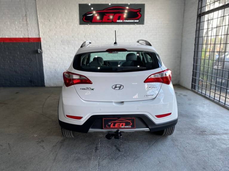 HYUNDAI - HB20X - 2014/2014 - Branca - R$ 55.900,00