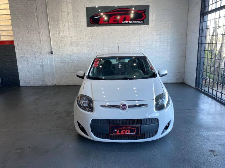 FIAT - PALIO - 2014/2015 - Branca - R$ 42.900,00