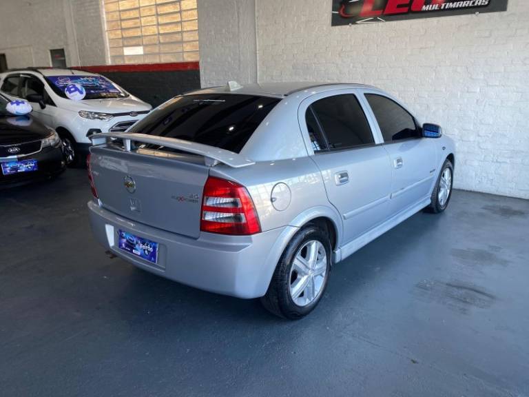 CHEVROLET - ASTRA - 2005/2005 - Prata - R$ 29.900,00
