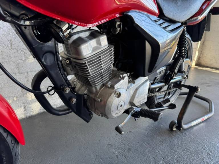 HONDA - CG 125 - 2011/2011 - Vermelha - R$ 10.900,00