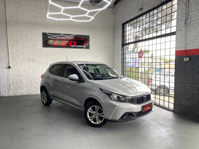 FIAT - ARGO - 2022/2023 - Prata - R$ 64.900,00