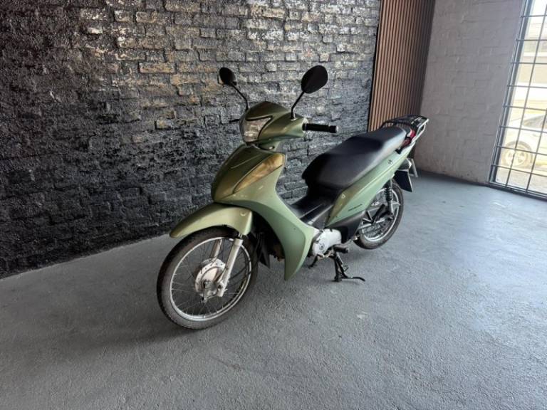 HONDA - BIZ 125 - 2011/2012 - Verde - R$ 8.900,00