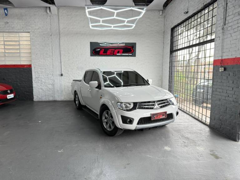 MITSUBISHI - L200 TRITON - 2014/2015 - Branca - R$ 82.900,00
