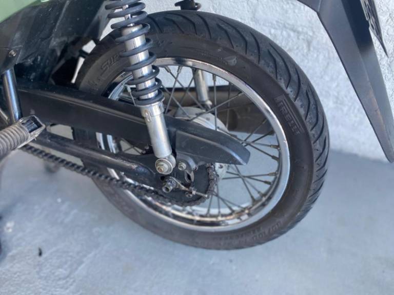 HONDA - BIZ 125 - 2011/2012 - Verde - R$ 10.000,00