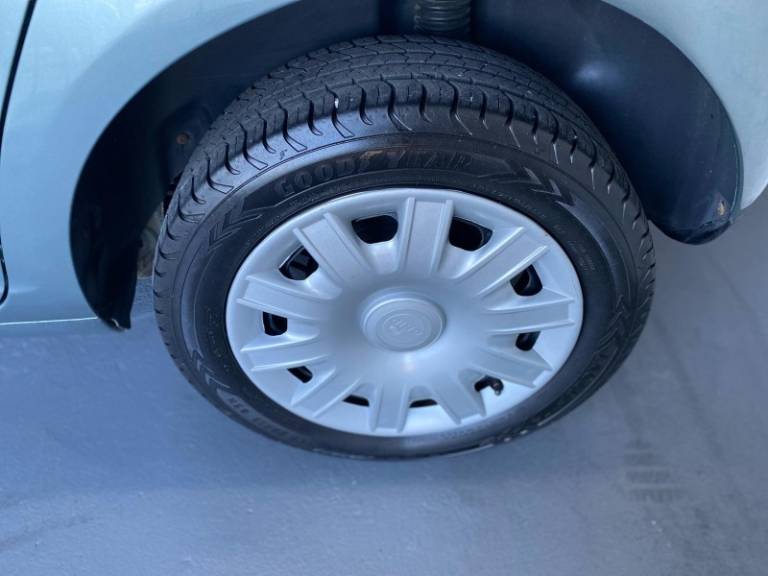 VOLKSWAGEN - FOX - 2010/2010 - Cinza - R$ 28.900,00