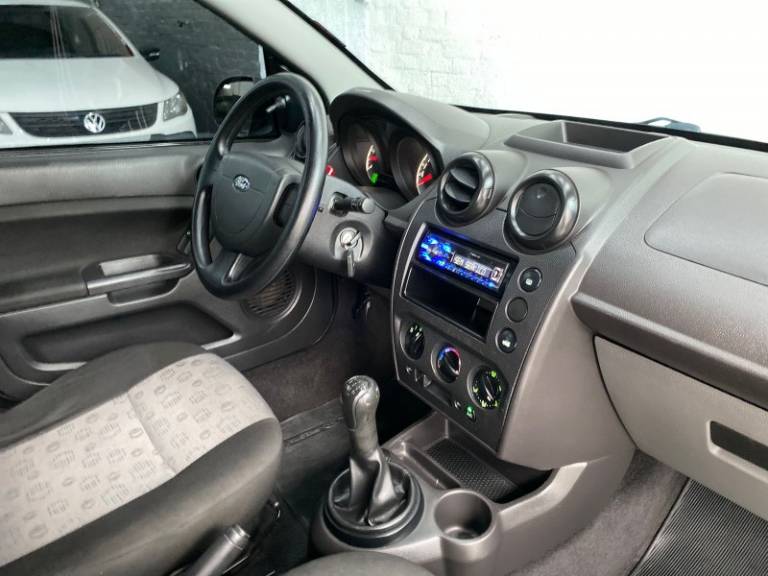 FORD - FIESTA - 2011/2011 - Prata - R$ 26.900,00