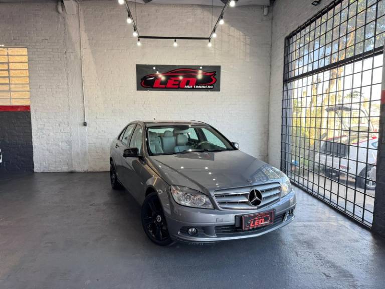 MERCEDES-BENZ - C 180 - 2010/2011 - Cinza - R$ 58.900,00