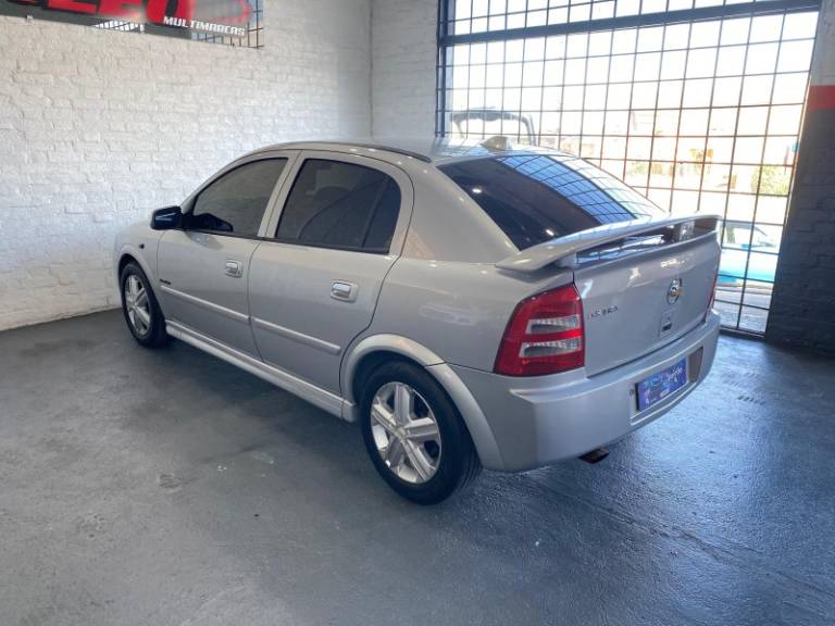 CHEVROLET - ASTRA - 2005/2005 - Prata - R$ 29.900,00