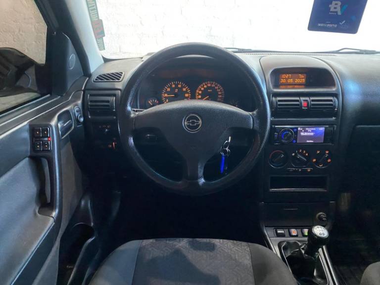 CHEVROLET - ASTRA - 2005/2005 - Prata - R$ 29.900,00