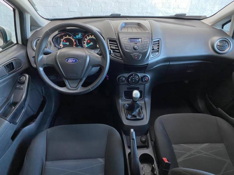 FORD - FIESTA - 2014/2014 - Branca - R$ 43.900,00