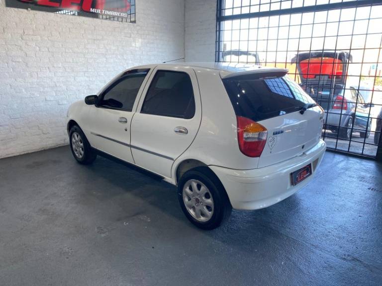 FIAT - PALIO - 2006/2007 - Branca - R$ 20.900,00